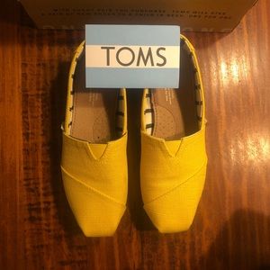 DANDELION (yellow) Heritage Canvas TOMS 7.5
